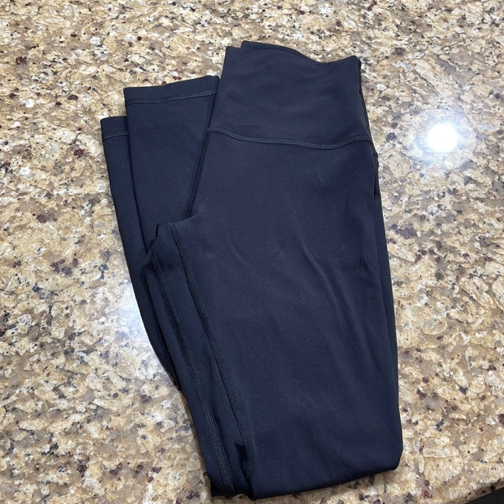 25” size 6 aligns black